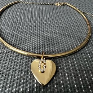 Guess short gold necklace🤩